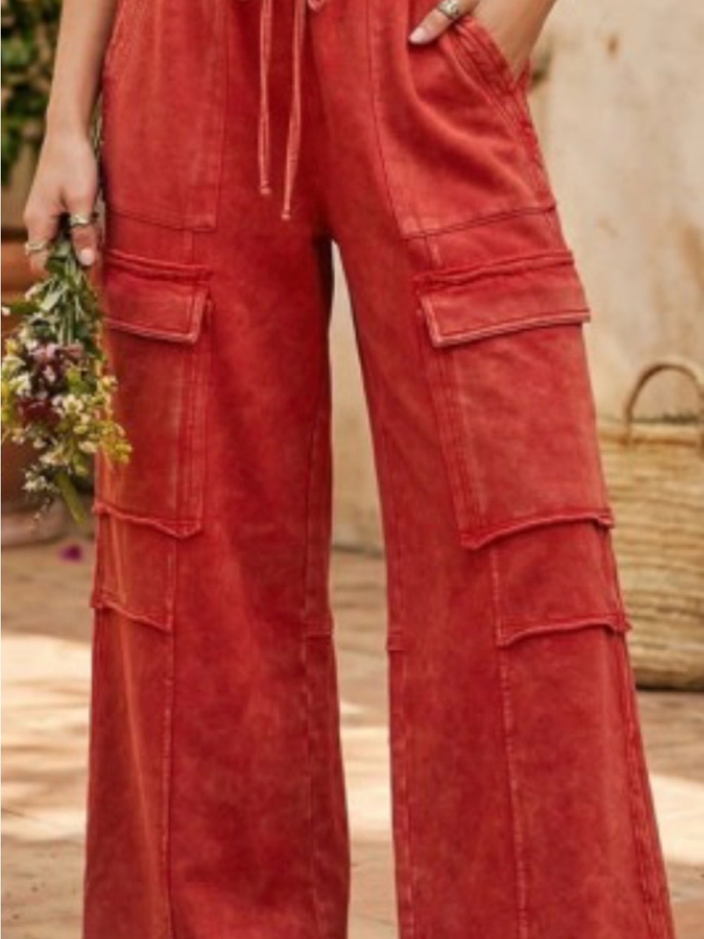 Women's Wide-Leg Cargo Pants in Rust
